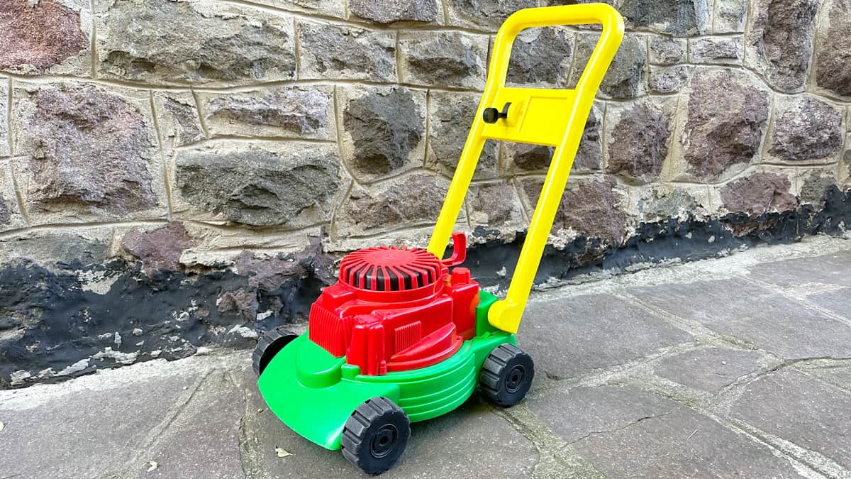 Tagliaerba Giocattolo – © Konstantin Ueberbacher / papamigliore.it